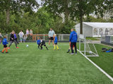 Laatste training S.K.N.W.K. JO7-1 (partijtje tegen de ouders) van maandag 27 mei 2024 (22/180)